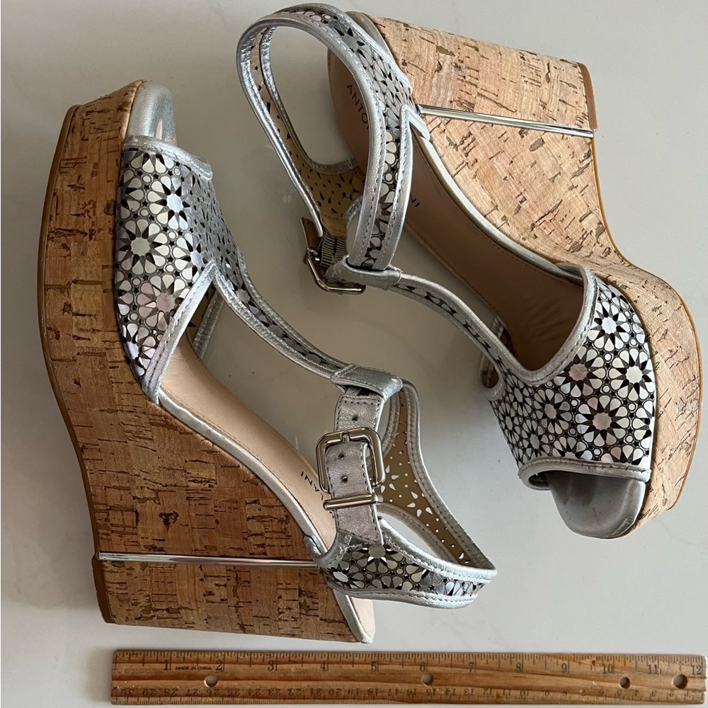 Antonio Melani Wedge Heels Women’s Size 9 M Sandals Silver Leather Cork Heel